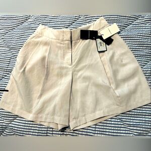 EMPORIO ARMANI High waste Shorts White -SIZE U.S. 44 -Style INP1GT 19907 NWT